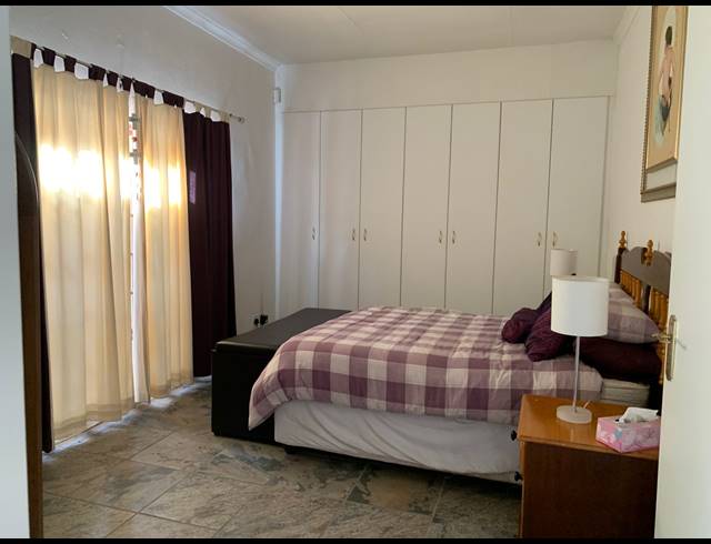 5 BEDROOM HOUSE FOR SALE IN GREENHILLS